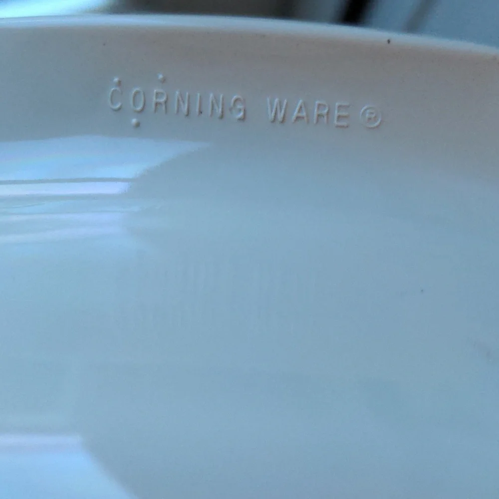 Vintage Corning Ware Abundance Pattern 2 Quart Casserole Dish with Lid